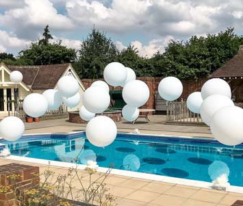 Pool-party-balloon